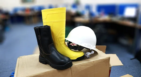 Safety Helmets Safety Shoes Equipment Must Used Construction Workers Avoid — Stockfoto