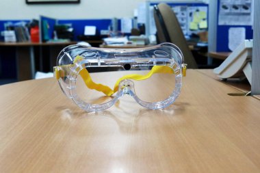 Motosikletliler için gözlük, spor, dalış için gözlükler, gözlerini korumak için bu gözlükler. Bu güvenlik gözlükleri ayrıca işçilere ve PPE 'ye yönelik güvenlik ekipmanları için de kullanılır.