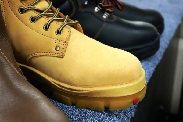 Υποδήματα Ασφαλείας Από Δέρμα Αυτά Παπούτσια Έχουν Δύο Λειτουργίες Για — Φωτογραφία Αρχείου