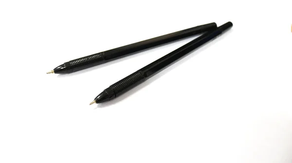 Foto Von Zwei Kugelschreibern Schwarz Auf Weißem Hintergrund — Stockfoto