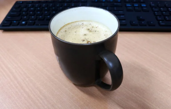 Поздний Кофе Горячий Шоколад Чашке Утром Офисе — стоковое фото