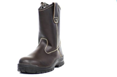 Kahverengi deri uzun çizmeler, bu ayakkabılar çok moda. Bu ayakkabılar ayakları korumak için ama moda olsun diye giyilebilir.