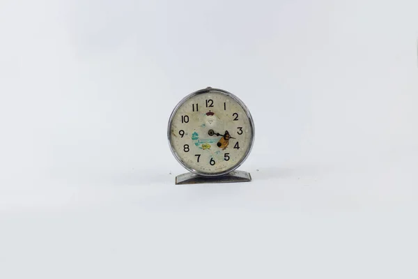 Viejo Reloj Sobre Fondo Blanco —  Fotos de Stock