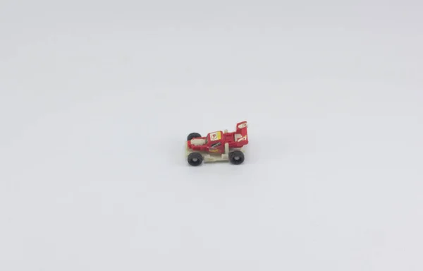 Spielzeugauto Auf Weißem Hintergrund — Stockfoto