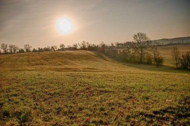 Sabah çayırları ve çevreye bakan tarlalar