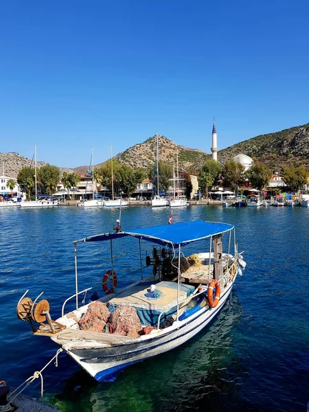 Small White Boat Moored Pier Harbour Bozburun Town Turkey Marmaris — Stockfoto