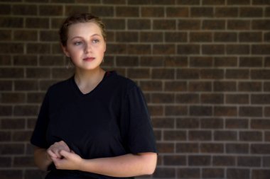 Sık sık sorulan sorular sorulurdu kadınlar düşünürdü ve kim seçimler yapardı kararları hakkında düşünen, sorular soran kızlar.