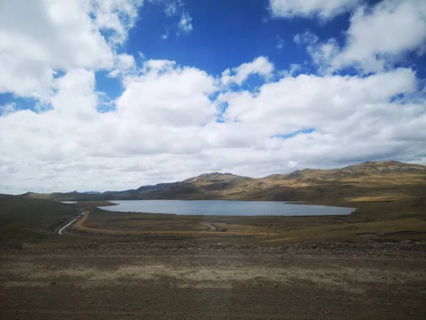 PAISAJE DE LA SIERRA PERUANA