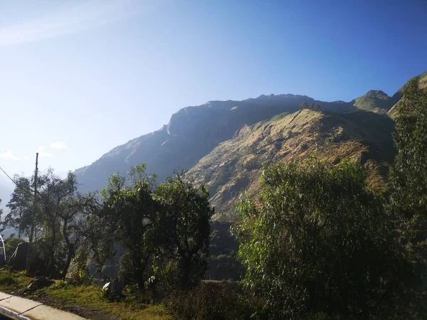 PAISAJE DE LA SIERRA PERUANA