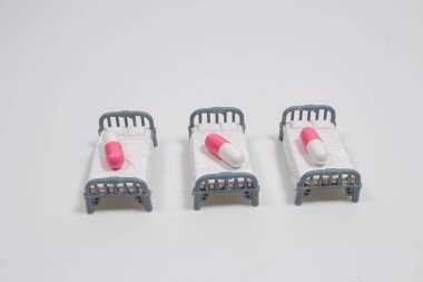 Büyük haplı mini yatak oyuncakları.