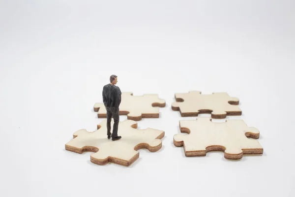 Mini Figura Dell Uomo Con Puzzle Legno — Foto Stock