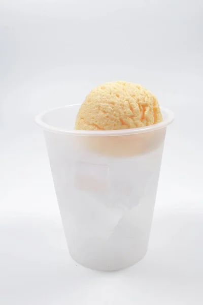 Tazza Plastica Soda Gelato Sfondo Bianco — Foto Stock