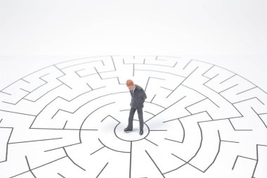 iş planı düşünmek ve sorunu nasıl çözeceğini düşünmek 