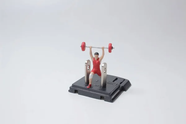 Mini Sporter Speelt Het Gewichtheffen — Stockfoto