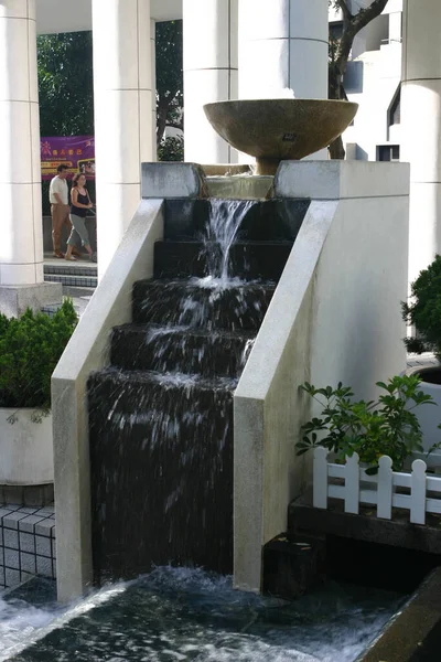 2004 Landskapstorget Vid Fontänen Plaza Hong Kong Park Dagsljus — Stockfoto