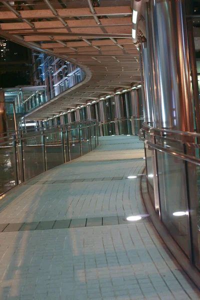 Září 2004 Moderní Chodník Pro Pěší Centru Města Hongkong — Stock fotografie