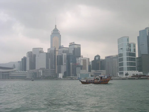 2004 홍콩의 스카이라인에 빅토리아 — 스톡 사진