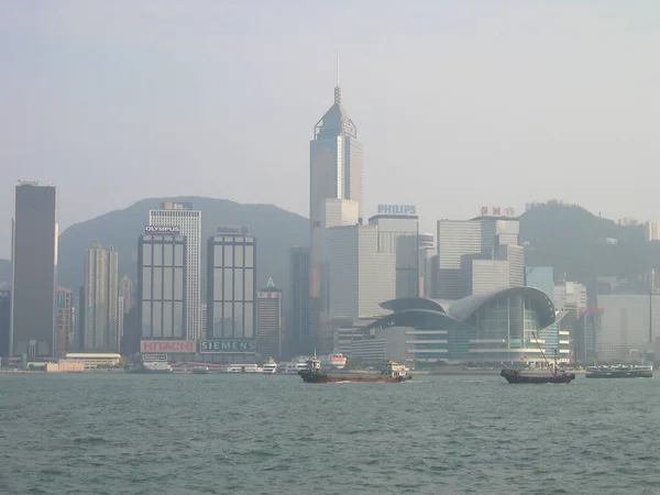 2004年6月11日香港维港空气污染概览 — 图库照片