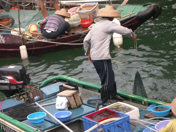 Junio 2004 Hong Kong Sai Kung Nuevo Muelle Público Barcos — Foto de Stock