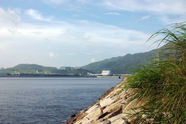 Tseung Kwan O Endüstriyel Malikanesi 'ndeki Dolos sahili.