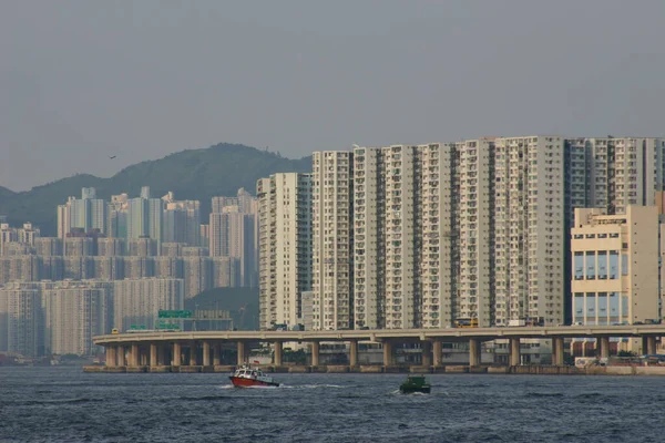 2004年7月15日香港维多利亚港以东天际线 — 图库照片