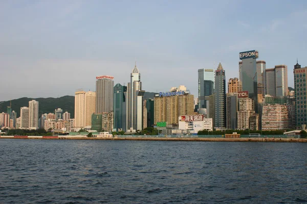 Julio 2004 Este Victoria Harbor Hong Kong Skyline — Foto de Stock
