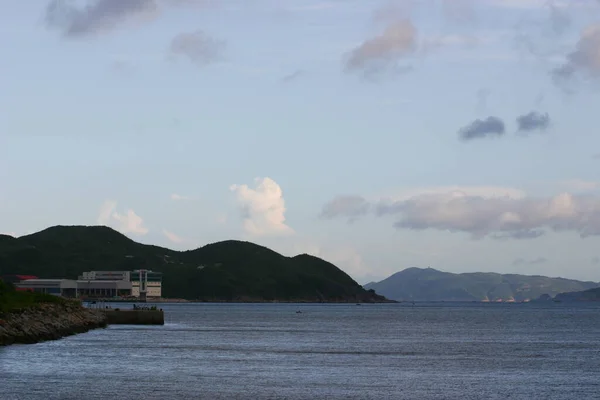 Paisaje Marino Con Hermosa Isla Verde Día Nublado — Foto de Stock