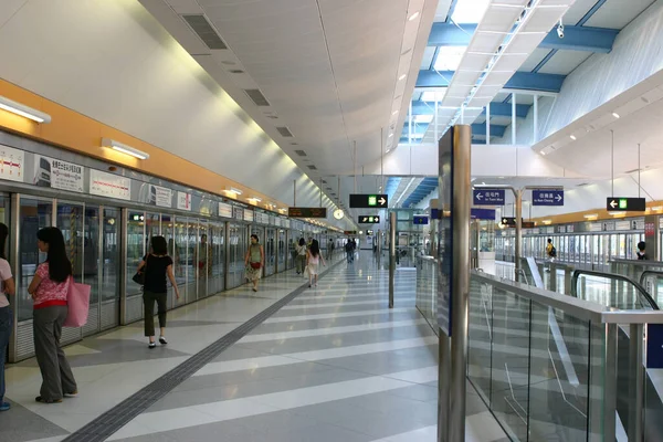 Aug 2004 Platform Van Tin Shui Wai Station Oostenrijk — Stockfoto