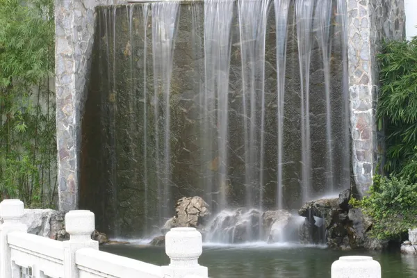 Cachoeira Artificia Parque Kowloon Murado Parque Cidade — Fotografia de Stock