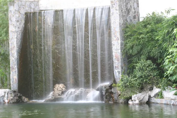 Водопад Artificia Парке Городской Парк Стенами Коулуна — стоковое фото