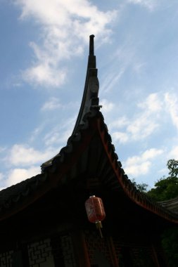 Çin tapınakları, eski binaların köşeleri.