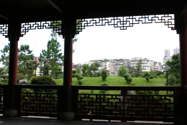 Zen Bahçesindeki Çin Verandası Kowloon Duvarlı Şehir Parkı — Stok fotoğraf