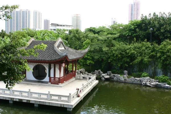 Chinese Pavilion Taman Kota Berdinding Kowloon — Stok Foto