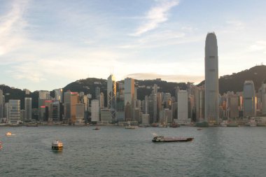 4 Eylül 2004, Hong Kong 'daki Victoria Limanı.