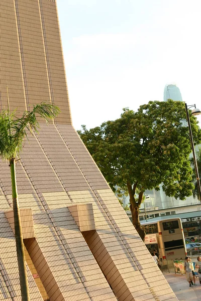 4 Eylül 2004 Tsim Sha Tsui 'deki Hong Kong Kültür Merkezi, Kowloon, Hong Kong