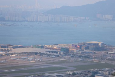 24 Ekim 2021 uçak parkı. Hong Kong Uluslararası Havaalanı.