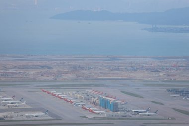 24 Ekim 2021 Birçok uçak Hong Kong Uluslararası Havaalanında uçuşu durdurdu. 