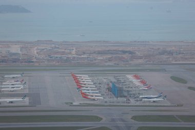 24 Ekim 2021 Birçok uçak Hong Kong Uluslararası Havaalanında uçuşu durdurdu. 