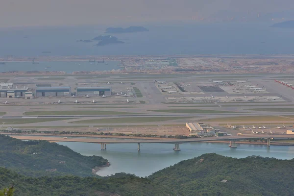 Oct 2021香港国際空港で空気を流す航空機工学 — ストック写真