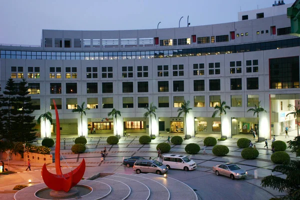 2004 대학교입구 광장의 중심부 — 스톡 사진
