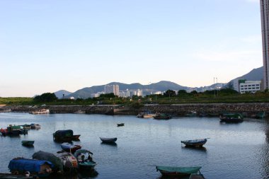 13 Temmuz 2004 Tiu Keng Pier Hong Kong manzarası