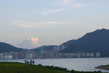 13 Temmuz 2004 Tiu Keng Pier Hong Kong manzarası