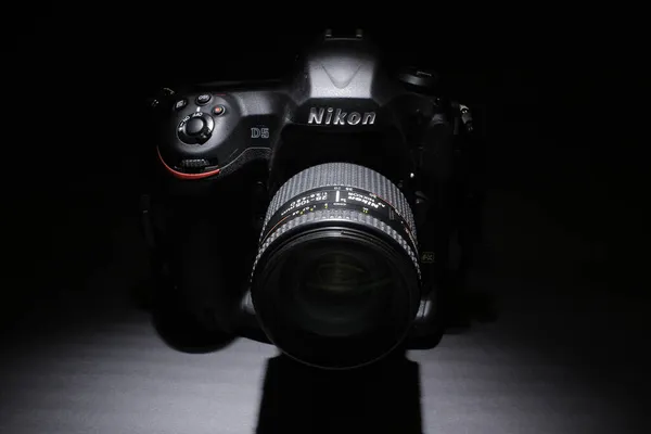 数码相机Dsrl 照相相机的背面 — 图库照片