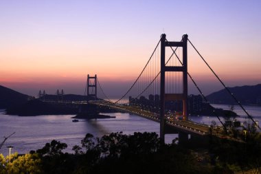 Hong Kong 'daki güzel Tsing Ma Köprüsü.