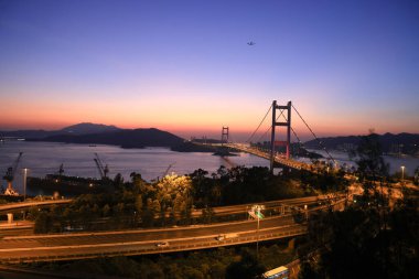 Hong Kong 'daki güzel Tsing Ma Köprüsü.