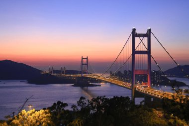 Hong Kong 'daki güzel Tsing Ma Köprüsü.