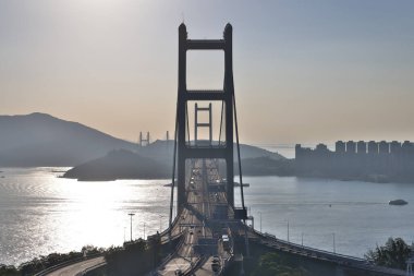Lantau Adası 'nı Kowloon' a bağlayan Tsing Ma Askı Köprüsü