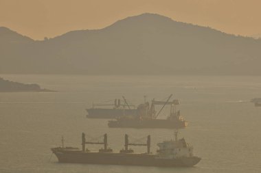 Park Island Hong Kong 'un günbatımı.