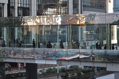 13 Kasım 2021 'de yaya köprüsünden geçenler, Deniz Kuvvetleri.