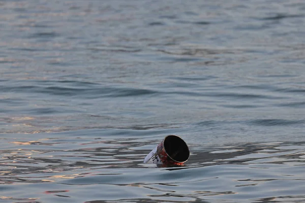 Nov 2021 Can Sea Het Probleem Van Waterverontreiniging — Stockfoto